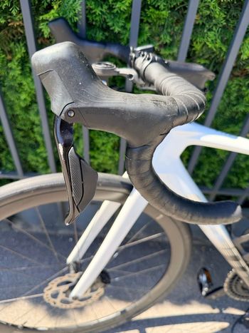 Used Giant Defy Advanced Pro 1 2024 2024 Road & Gravel, Bianco — image 13 of 16