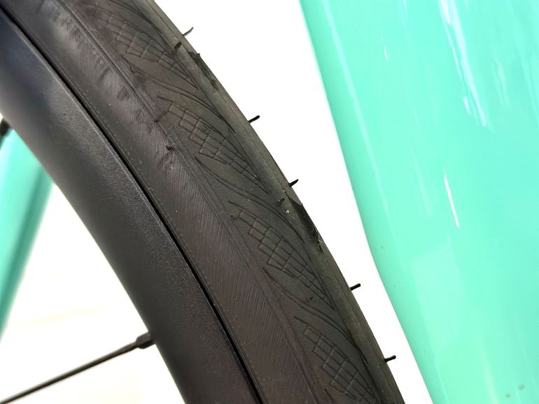Used Bianchi Oltre Race 105 2025 2025 Road & Gravel — image 5 of 8