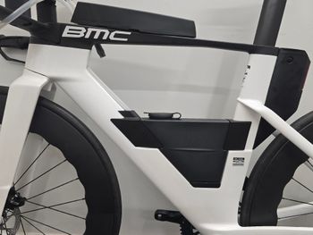 Used BMC Timemachine SRAM Rival eTap AXS 2025 Road & Gravel, White — image 11 of 17