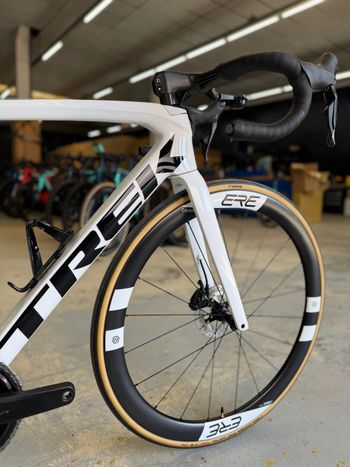 Used Trek Émonda SLR 7 2023 2023 Road & Gravel, White — image 8 of 24