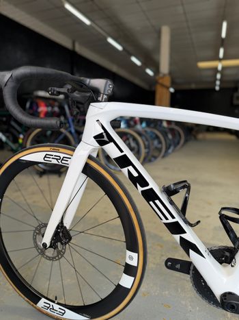 Used Trek Émonda SLR 7 2023 2023 Road & Gravel, White — image 20 of 24