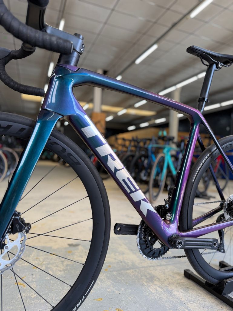 Used Trek Emonda SLR Di2 Carbon 2024 Road & Gravel, Green — image 19 of 24