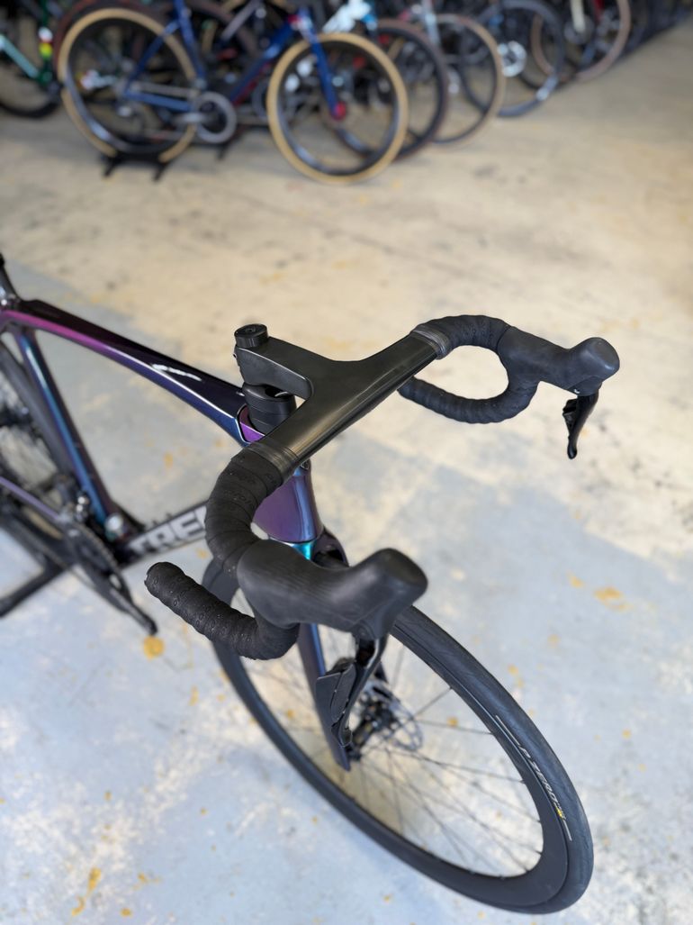Used Trek Emonda SLR Di2 Carbon 2024 Road & Gravel, Green — image 8 of 24