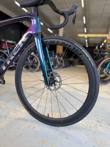 Used Trek Emonda SLR Di2 Carbon 2024 Road & Gravel, Green — image 4 of 24