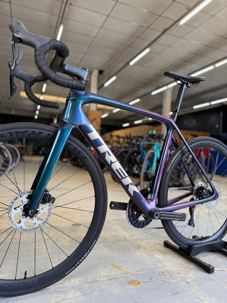 Used Trek Emonda SLR Di2 Carbon 2024 Road & Gravel, Green — image 18 of 24