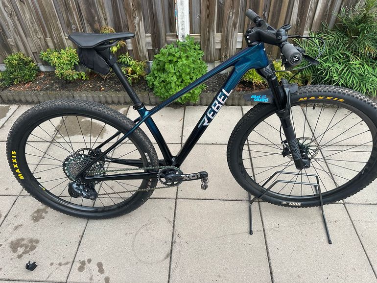 Used Rebel Rebel Bandit (S) SRAM GX AXS 2024 Mountainbike, Blau, 29 — image 1 of 12