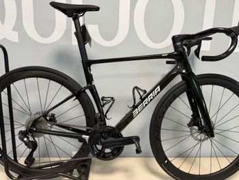 Used Berria BELADOR BR ULTEGRA DI-2 2025 2025 Road & Gravel, Green — image 5 of 5