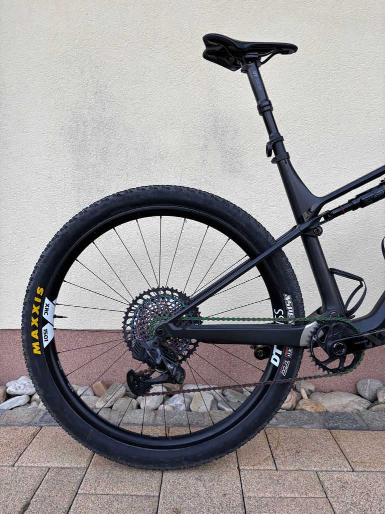 Used Canyon Lux CF SLX 9 LTD 2022 2022 Mountainbike, Black, 29 — image 2 of 11