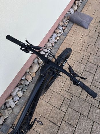 Used Canyon Lux CF SLX 9 LTD 2022 2022 Mountainbike, Black, 29 — image 9 of 11