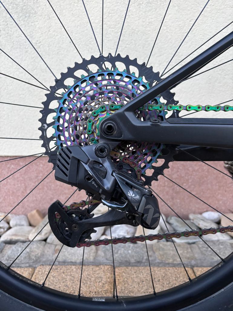 Used Canyon Lux CF SLX 9 LTD 2022 2022 Mountainbike, Black, 29 — image 4 of 11
