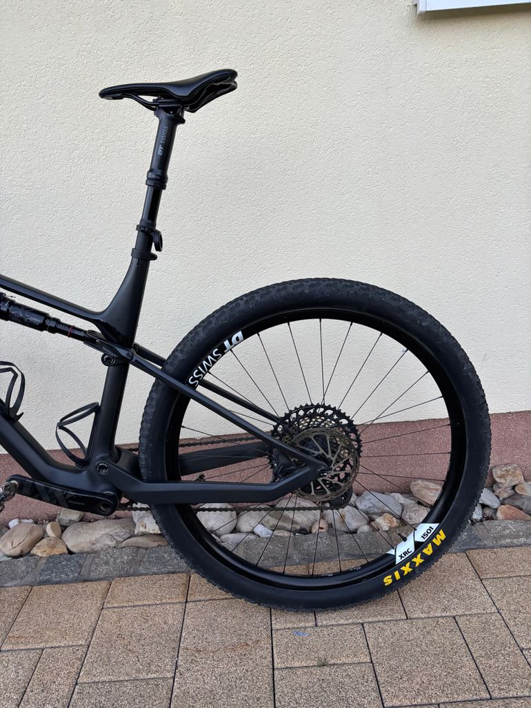 Used Canyon Lux CF SLX 9 LTD 2022 2022 Mountainbike, Black, 29 — image 8 of 11
