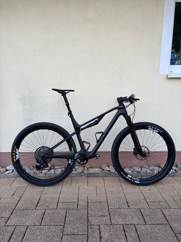 Brugt Canyon Lux CF SLX 9 LTD 2022 2022 MTB