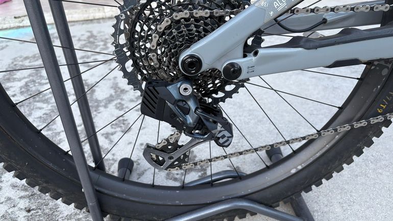 Used Specialized Specialized KENEVO SL Expert 2022 Mountainbike, Light Gray — image 2 of 8