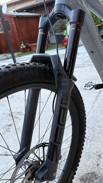 Used Specialized Specialized KENEVO SL Expert 2022 Mountainbike, Light Gray — image 4 of 8