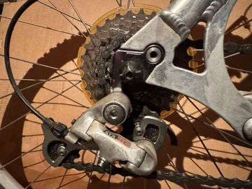 Used GT LTS Shimano Deore LX 1997 Mountainbike, Light Gray — image 8 of 10