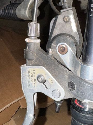Used GT LTS Shimano Deore LX 1997 Mountainbike, Light Gray — image 9 of 10