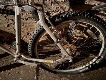 Used GT LTS Shimano Deore LX 1997 Mountainbike, Light Gray — image 2 of 10
