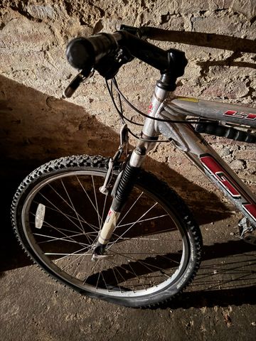 Used GT LTS Shimano Deore LX 1997 Mountainbike, Light Gray — image 3 of 10