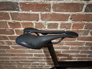 Used Canyon Ultimate CF SL 7 eTap 2023 2023 Road & Gravel, Blue — image 4 of 8