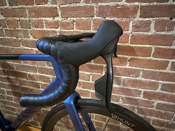 Used Canyon Ultimate CF SL 7 eTap 2023 2023 Road & Gravel, Blue — image 7 of 8