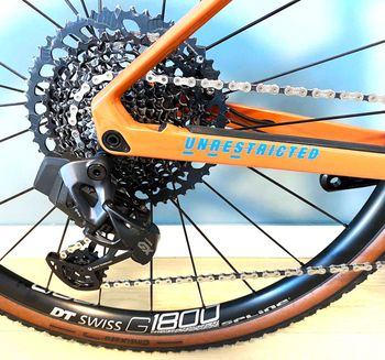 Used BMC URS 01 THREE 2022 2022 Road & Gravel, Orange — image 4 of 13