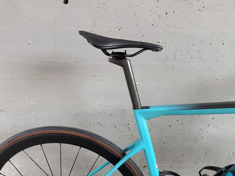 Used BMC Teammachine SLR 01 FOUR 2024 2024 Road & Gravel — image 8 of 9