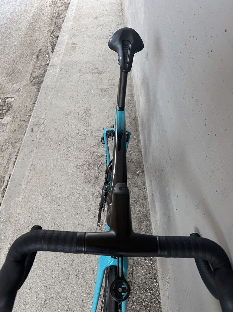 Used BMC Teammachine SLR 01 FOUR 2024 2024 Road & Gravel — image 4 of 9