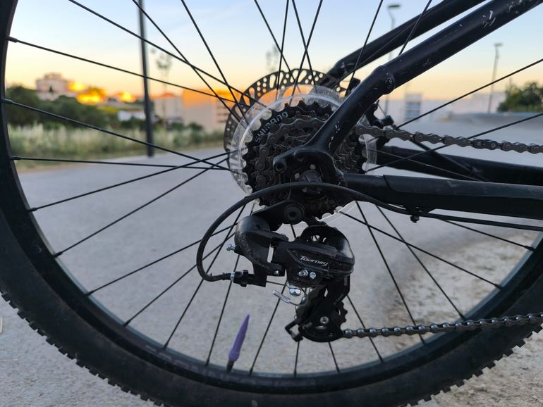 Used Trek Marlin 4 Gen 2 2023 2023 Mountainbike, Black, 27.5, 29 — image 7 of 13