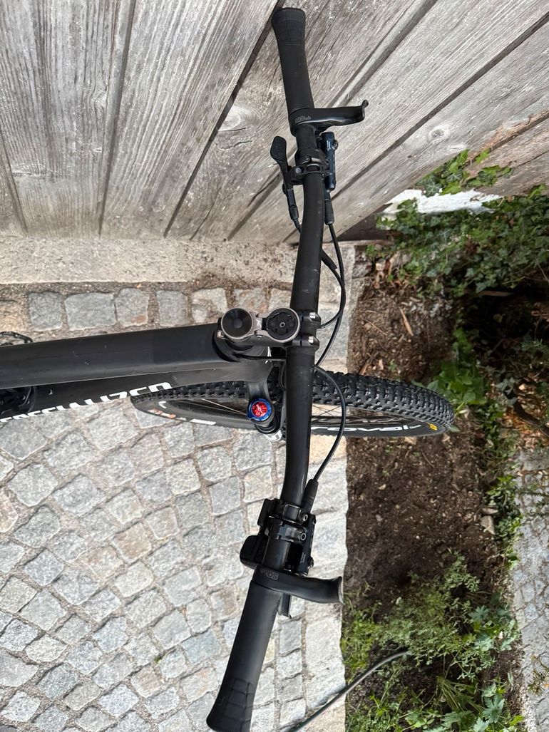 Used Specialized Specialized Epic World Cup Expert 2024 Mountainbike, Black, 29 — image 2 of 4