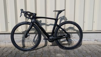Used Pinarello DOGMA F RED ETAP AXS Disc 2023 2023 Road & Gravel, Black — image 2 of 14
