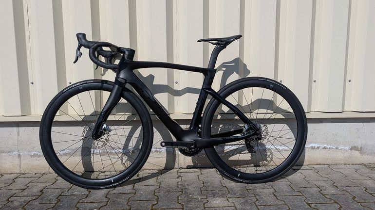 Used Pinarello DOGMA F RED ETAP AXS Disc 2023 2023 Road & Gravel, Black — image 2 of 14