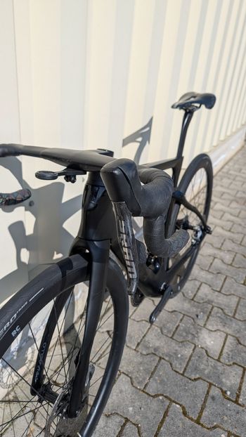 Used Pinarello DOGMA F RED ETAP AXS Disc 2023 2023 Road & Gravel, Black — image 4 of 14