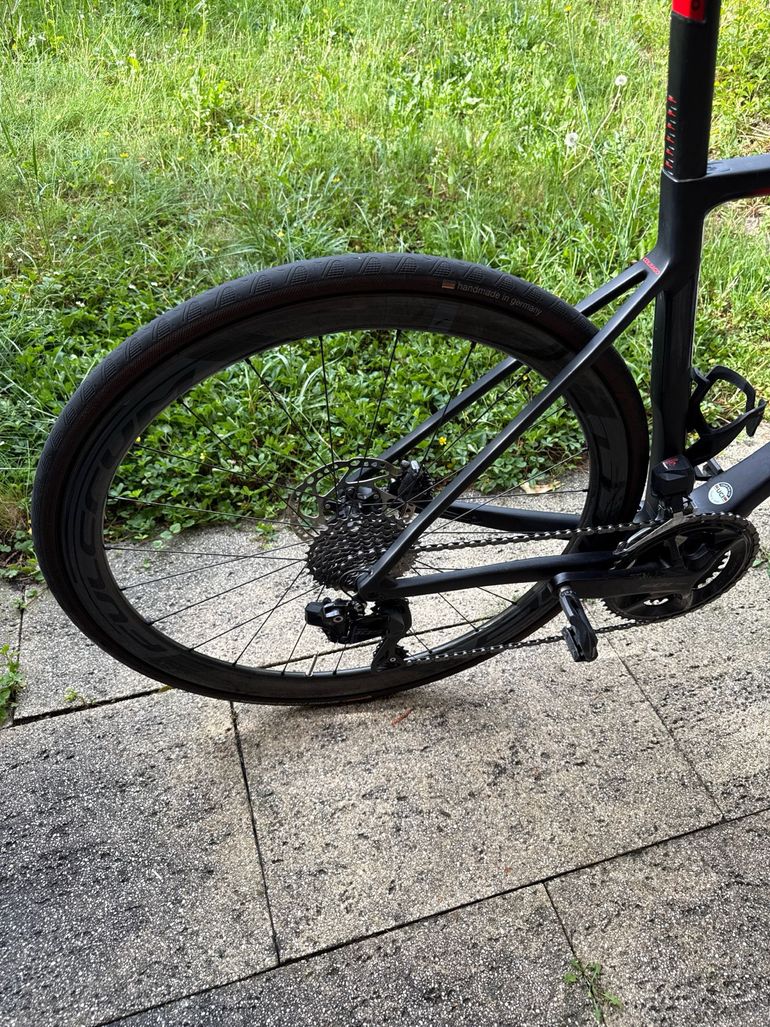 Used Colnago V3 Disc 105 Bike 2023 2023 Road & Gravel, Black — image 2 of 7