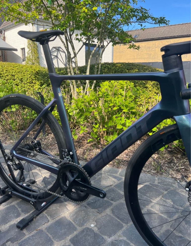 Used Giant Propel Advanced 1 2026 2026 Road & Gravel, Blue — image 3 of 3