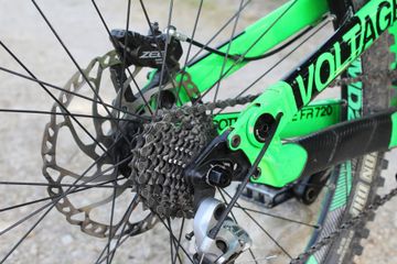 Used Scott Voltage FR 720 2017 2017 Mountainbike, Green, 27.5 — image 7 of 13