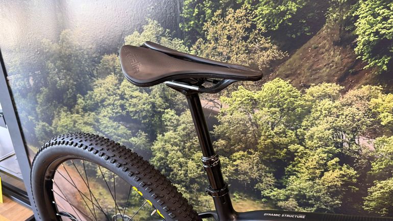 Used Orbea ALMA M30 2024 2024 Mountainbike, Black, 29 — image 7 of 8