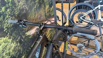 Used Orbea ALMA M30 2024 2024 Mountainbike, Black, 29 — image 6 of 8
