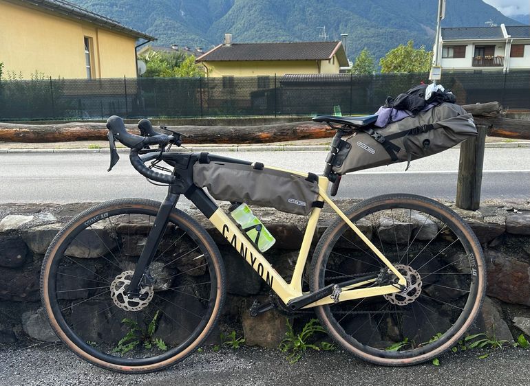 Used Canyon Grail CF SL 7 2023 2023 Road & Gravel, Schwarz — image 2 of 3