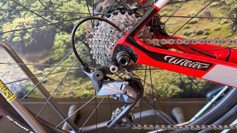 Used Wilier Cento10 Hybrid SHIMANO ULTEGRA + MAHLE EBIKEMOTION 2021 2021 Road & Gravel — image 2 of 8