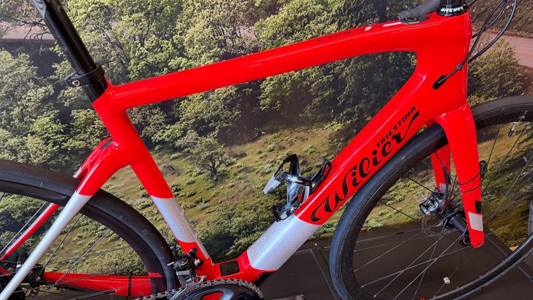 Used Wilier Cento10 Hybrid SHIMANO ULTEGRA + MAHLE EBIKEMOTION 2021 2021 Road & Gravel — image 7 of 8