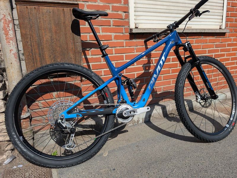 Used Pivot Mach 4 SL Team XX Eagle Transmission | Flight Attendant 2026 2026 MTB