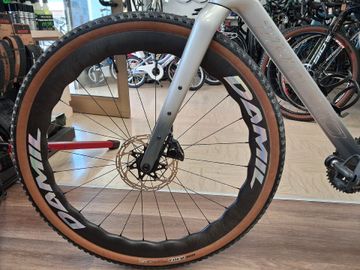 Used Triaero Custom SRAM Force eTap AXS 2025 Road & Gravel, Light Gray — image 6 of 7