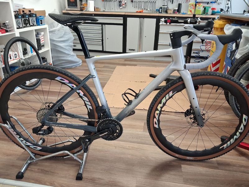 Used Triaero Custom SRAM Force eTap AXS 2025 Road & Gravel, Light Gray — image 1 of 7