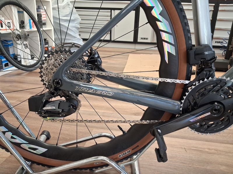 Used Triaero Custom SRAM Force eTap AXS 2025 Road & Gravel, Light Gray — image 3 of 7