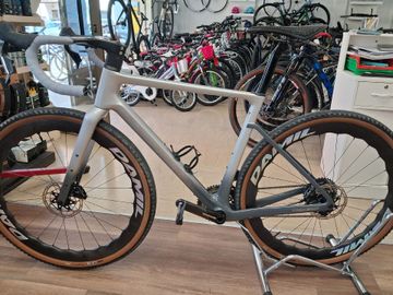 Used Triaero Custom SRAM Force eTap AXS 2025 Road & Gravel, Light Gray — image 2 of 7
