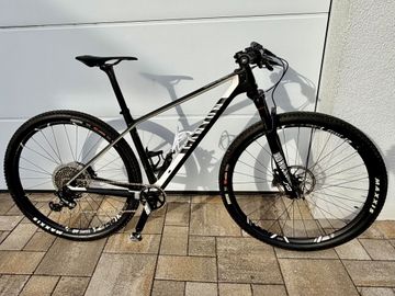 Tweedehands Canyon Exceed CF SLX 9.0 Pro Race 2019 2019 MTB