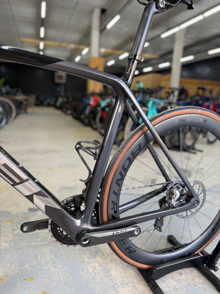 Used Trek Emonda SLR ETap Red Carbon 2024 Road & Gravel, Black — image 21 of 24