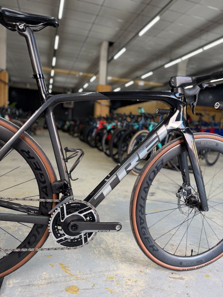 Used Trek Emonda SLR ETap Red Carbon 2024 Road & Gravel, Black — image 11 of 24