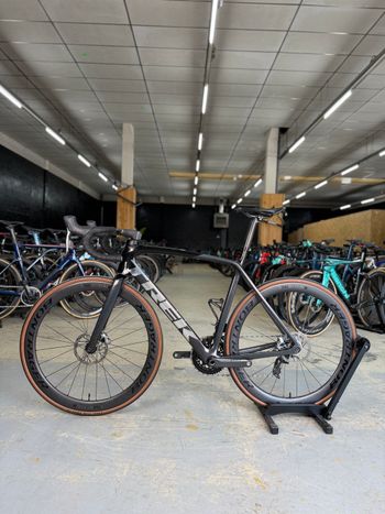 Used Trek Emonda SLR ETap Red Carbon 2024 Road & Gravel, Black — image 16 of 24