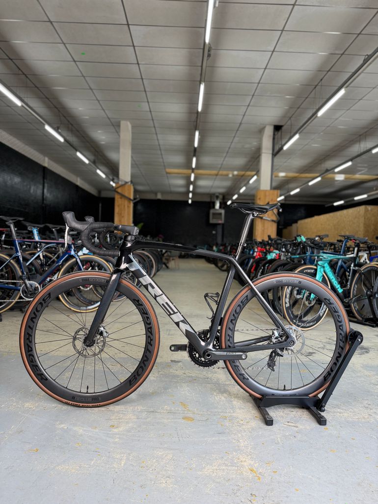 Used Trek Emonda SLR ETap Red Carbon 2024 Road & Gravel, Black — image 16 of 24